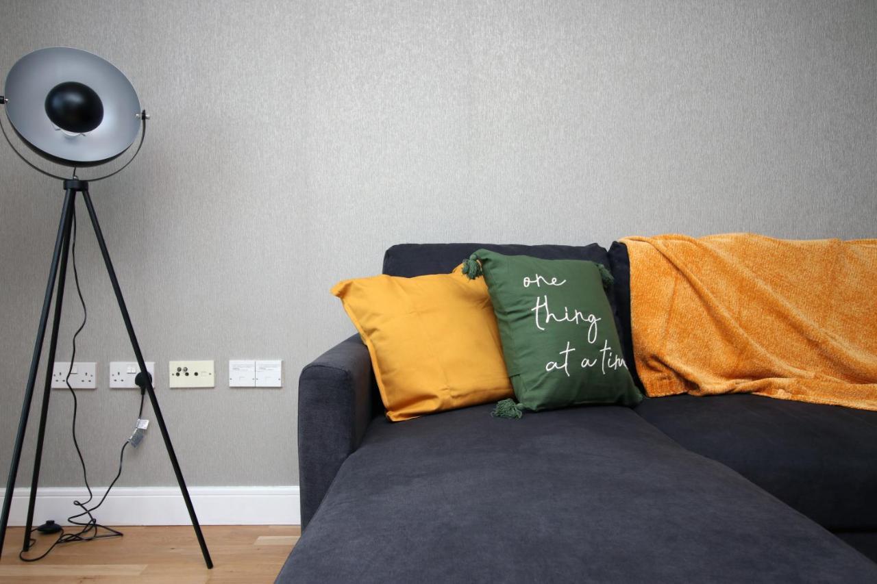 The View - Long Stay Offer - Modern Central Apartment And Parking By Cto Serviced Apartments 卡迪夫 外观 照片