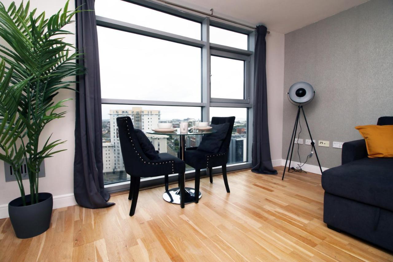The View - Long Stay Offer - Modern Central Apartment And Parking By Cto Serviced Apartments 卡迪夫 外观 照片