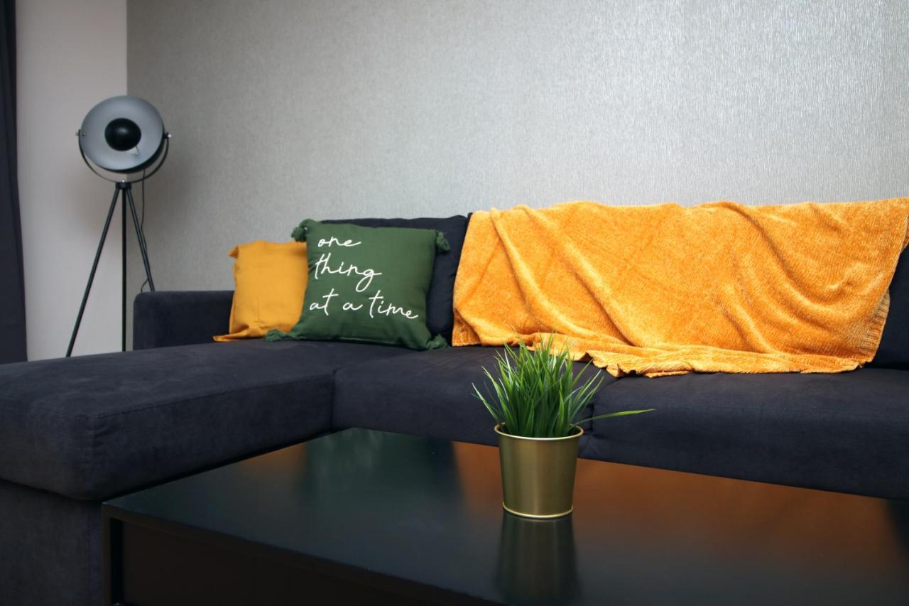 The View - Long Stay Offer - Modern Central Apartment And Parking By Cto Serviced Apartments 卡迪夫 外观 照片